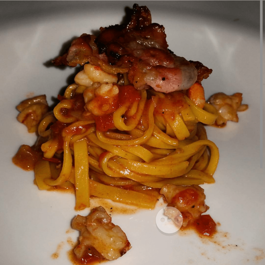This homemade spaghetti tossed with bacon and shrimp was amazzzzing!